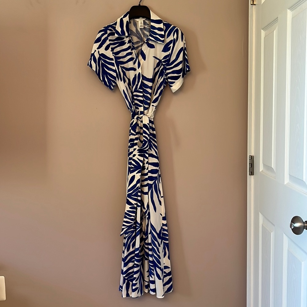 Dress - Picture 4 of 13